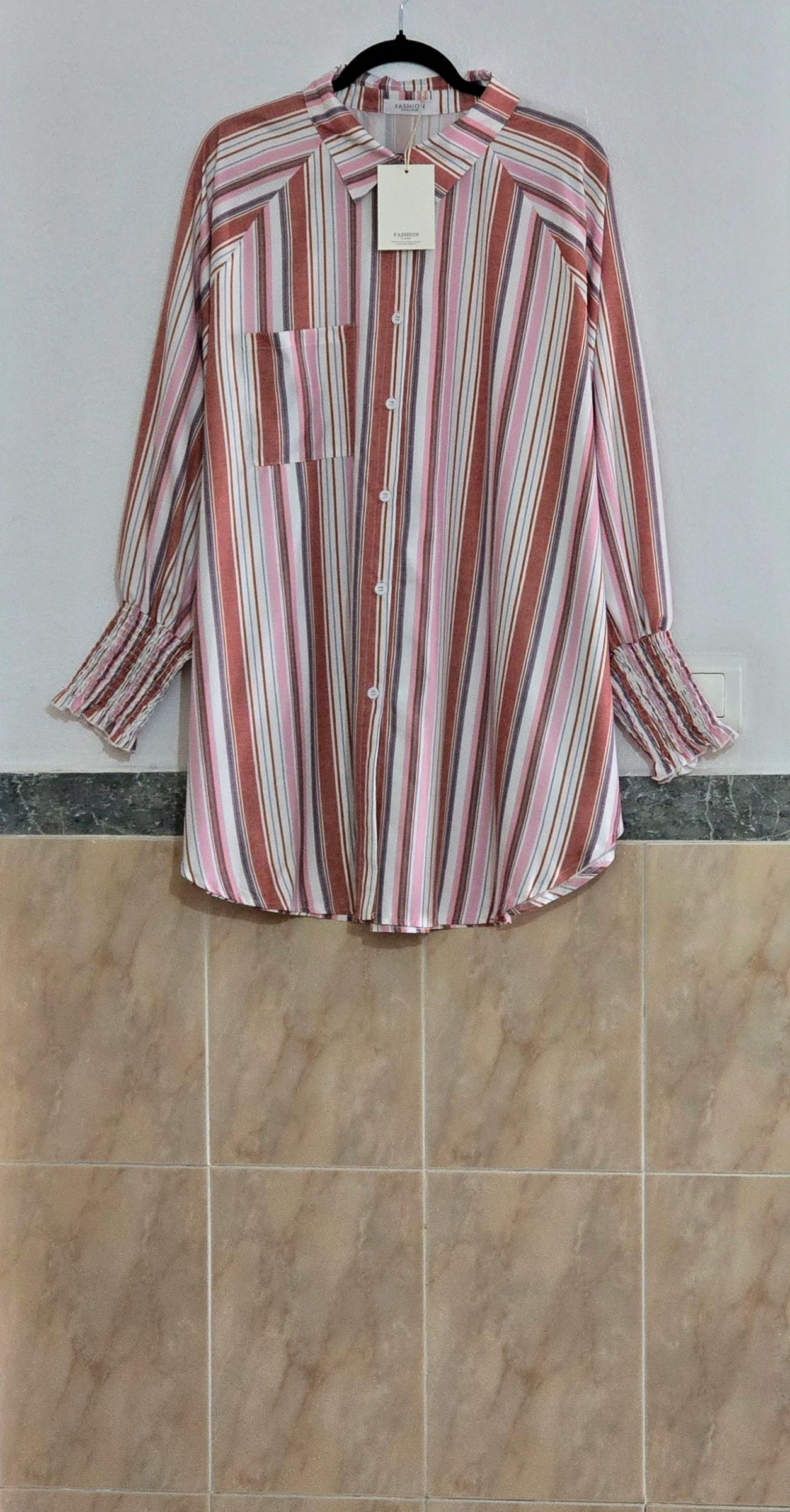 Camisa de rayas multicolor con elástico en puños